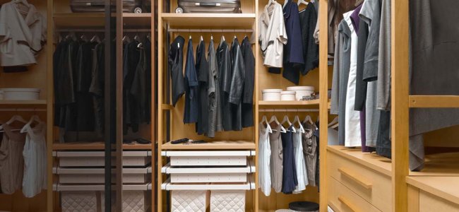 Cabine armadio in legno: la soluzione ideale per sfruttare gli spazi